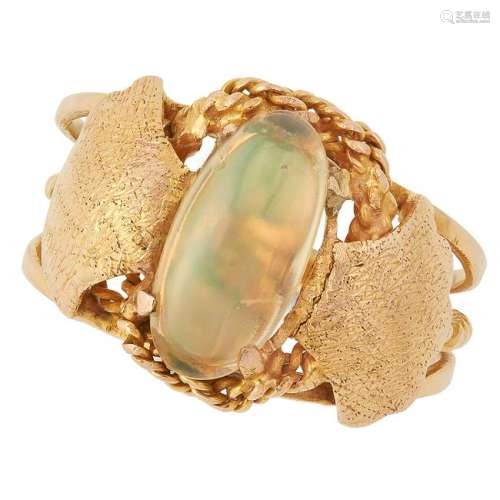 OPAL DRESS RING set with a cabochon opal, size P / 7.5,