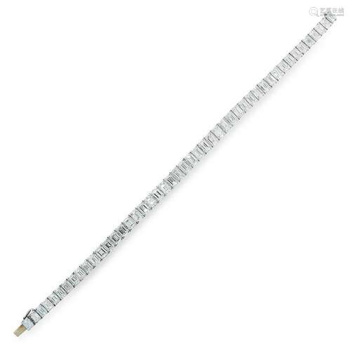 A DIAMOND LINE BRACELET, HARRY WINSTON comprising a