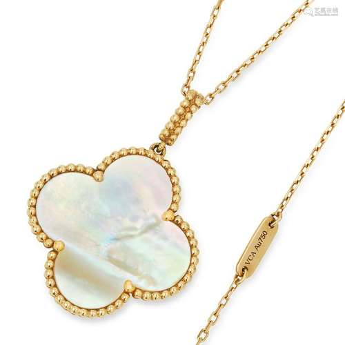 A LARGE MOTHER OF PEARL ALHAMBRA PENDANT NECKLACE, VAN