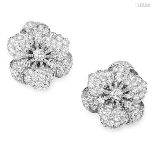 A PAIR OF DIAMOND FLOWER EARRINGS, TIFFANY & CO set