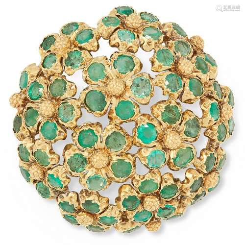 AN EMERALD BROOCH, BUCCELLATI in floral design set with