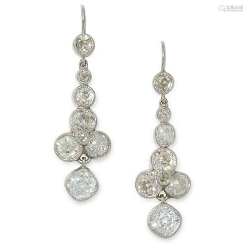 A PAIR OF ANTIQUE DIAMOND DROP EARRINGS the articulated