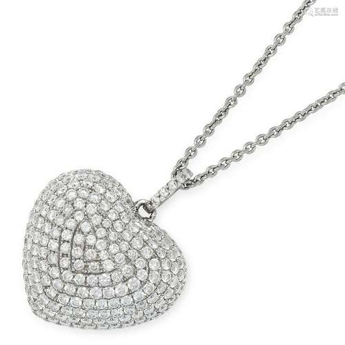 A DIAMOND HEART PENDANT AND CHAIN the pendant set with