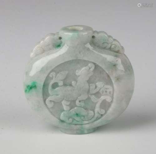 CARVED JADE SNUFF BOTTLE