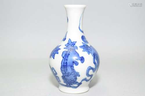 1950-70s Chinese LiLing Style Blue and White Vase