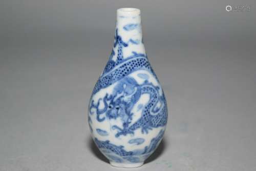 Qing Chinese Blue and White Dragon Snuff Bottle