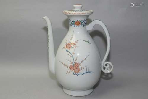 19th C. Japanese Kakiemon 7/8th Gen. Wine Pot