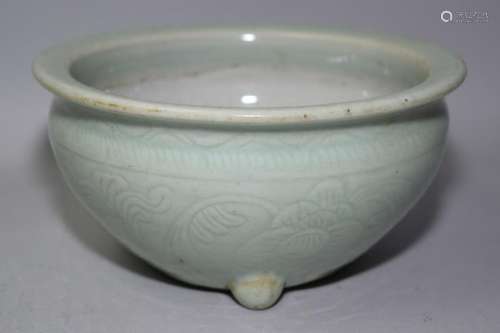 Qing Chinese Longquan Three-Foot Censer