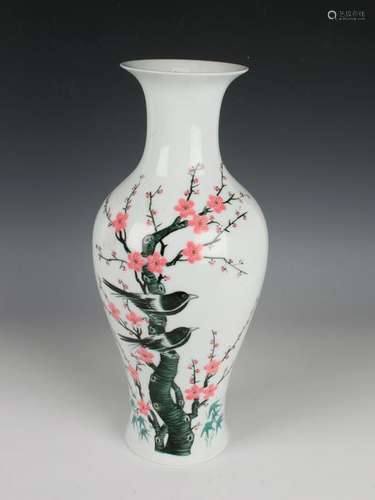 WHITE VASE WITH BIRDS & CHERRY BLOSSOMS