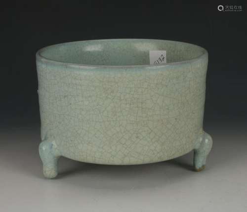 CELADON CRACKLE TRIPOD CENSER