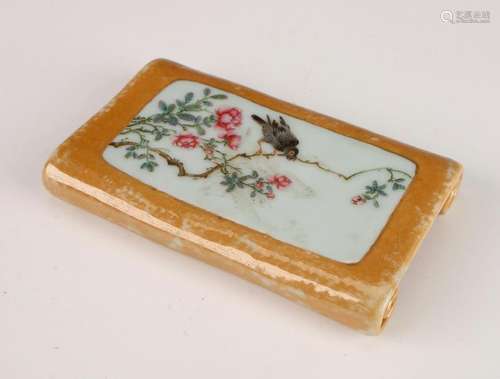 SMALL PORCELAIN WRIST REST WITH BIRDS AND ROSES