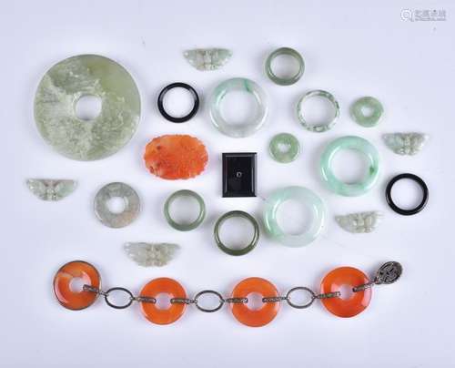 (20) jade/carnelian/onyx rings, pendants, disc