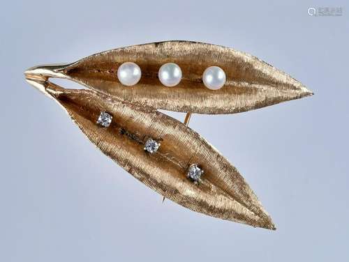 14K Gold Diamond and Pearl Leaf Pin