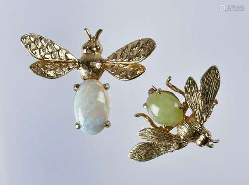 (2) 14K YG & bee pins, opal, chalcedony