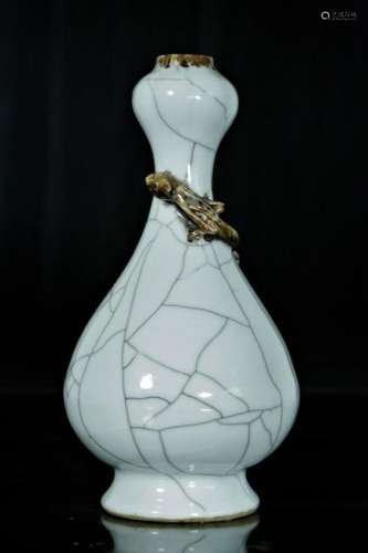 A imitation guan kiln garlic bottle