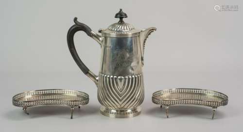 Elkington sterling silver teapot, Birmingham, 1909