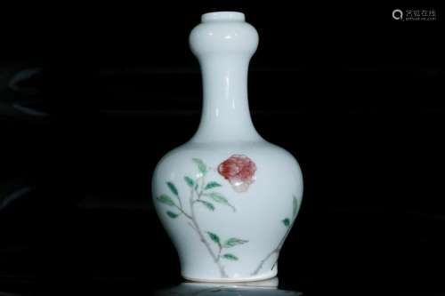 A famille-rose 'flower' garlic bottle