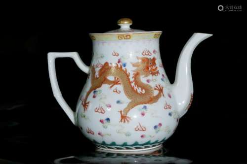 A famille-rose paint gold âdragon' teapot
