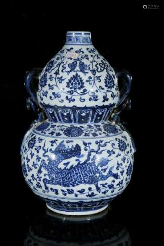 A blue and white 'kylin' vase in shape of gourd