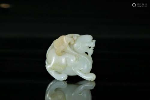 A white jade auspicious beast