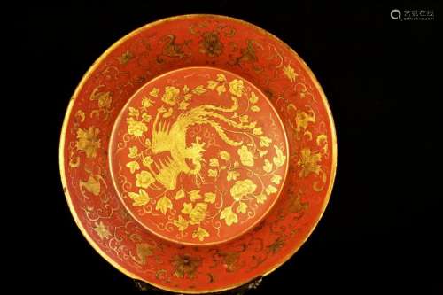 A gilt-decorated phoenix lacquer dish