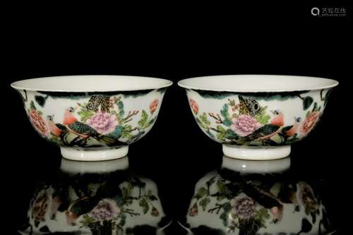 A pair of enamelld 'flower' bowls