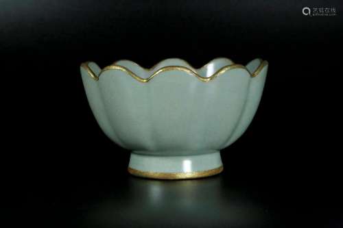 A ruyao'flower'bowl