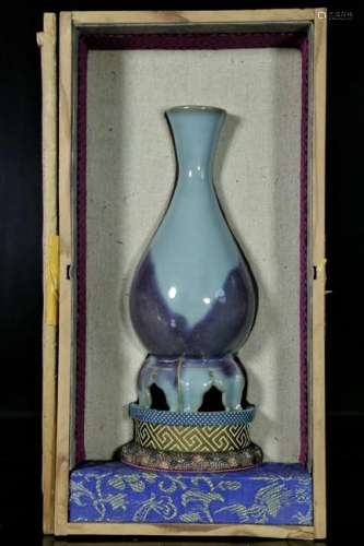 A junyao purple-splashed blue-glazed vase