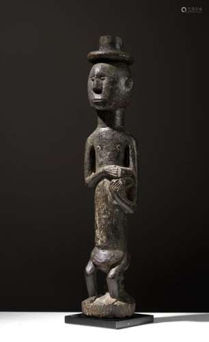 Statuette Urhobo / Isoko Nigeria Bois. H. 40 cm Ra…