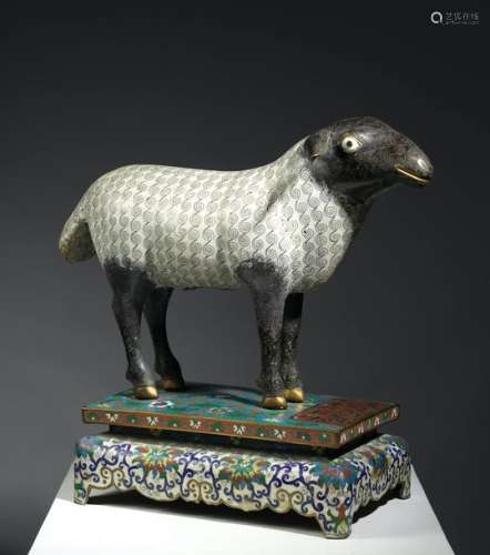 Mouton Chine. Emaux cloisonnés sur cuivre. 45 x 42…