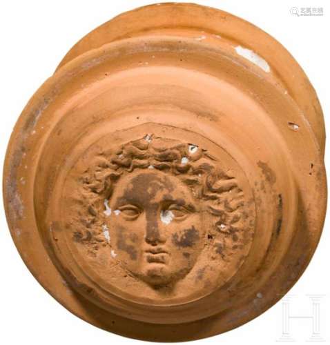 Keramik-Patrize mit Gorgoneion, Unteritalien, 4.-2. Jhdt. v. Chr.Runde Keramik-Patrize mit plastisch
