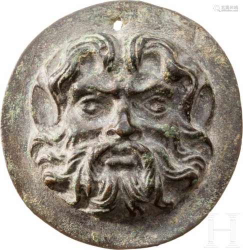 Satyr-Applike, römisch, 1. - 2. Jhdt.Scheibenförmige Bronzeapplik mit Satyrkopf. Lange Eselsohren