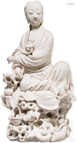 Blanc de Chine Guanyin, Ho chao-chun in Te-hua, um 1700Weißes, glasiertes Porzellan. Darstellung der