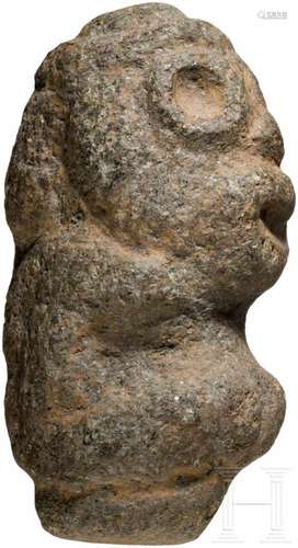 Kauernde Figur, Taíno-Kultur, Karibik, 11. - 15. Jhdt.Groteske Figur eines Kauernden aus