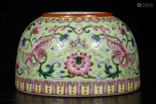 A Chinese Green Ground Famille-Rose Porcelain Water Pot