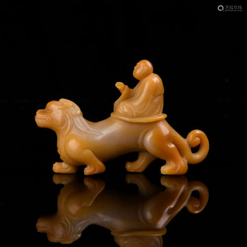 A Chinese Carved Shoushan Decoration