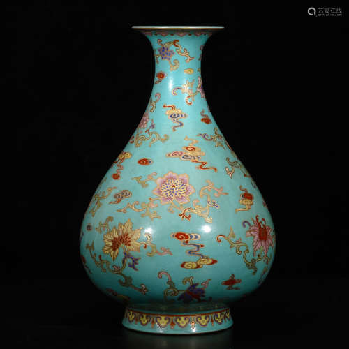 A Chinese Green Ground Famille-Rose Porcelain Vase