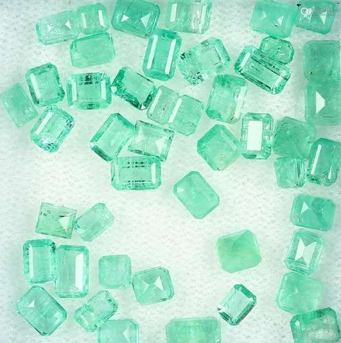 Lot loose emeralds