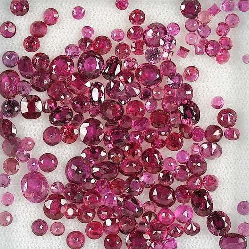 Lot loose rubies