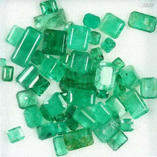 Lot loose emeralds