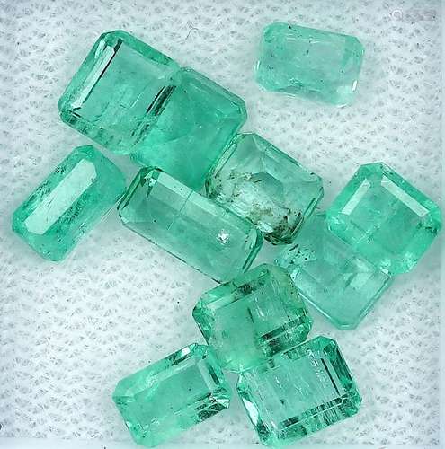 Lot loose emeralds