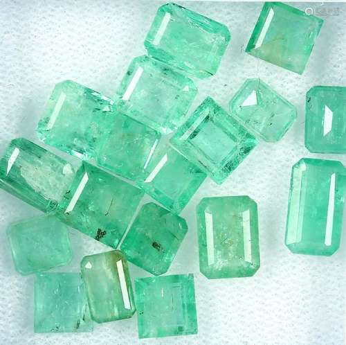 Lot loose emeralds