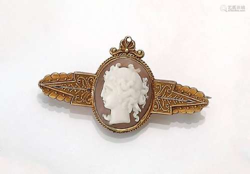 Brooch with shell cameo, England approx. 1870