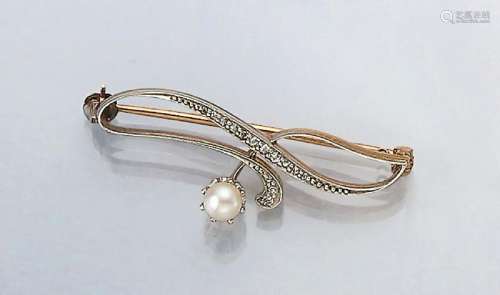 Art Nouveau brooch with diamonds and cultured pearl