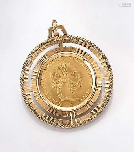 14 kt gold coin pendant