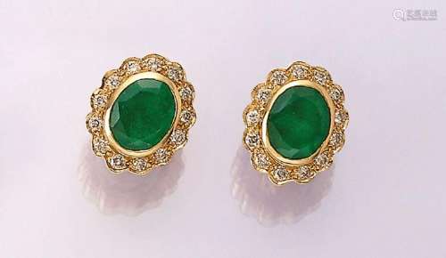 Pair of 18 kt gold earrings with emeralds and