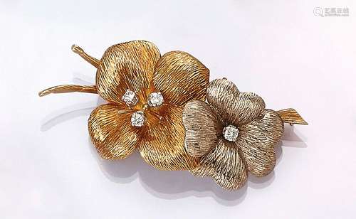 18 kt gold brooch with brilliants