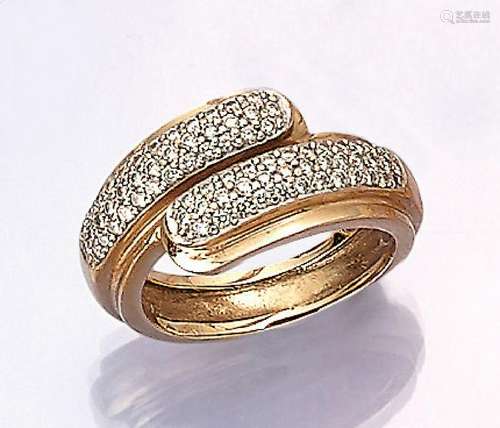 14 kt gold ring with brilliants