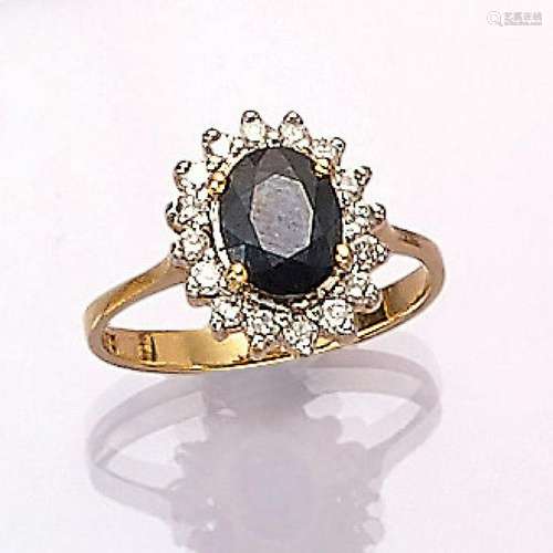 18 kt gold ring with sapphire and brilliants