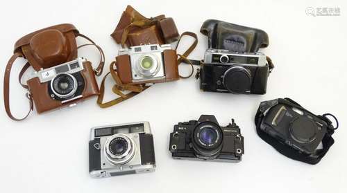 A collection of six vintage 20thC cameras, comprising